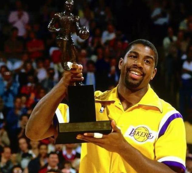 且可能伴随 且可能伴随